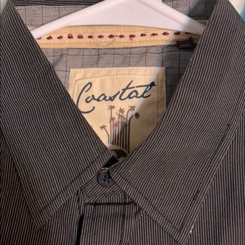 Men’s Button Up - Picture 2 of 4
